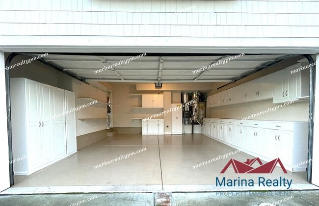 Building Photo - Available August 1st   Waterview Large Bal...