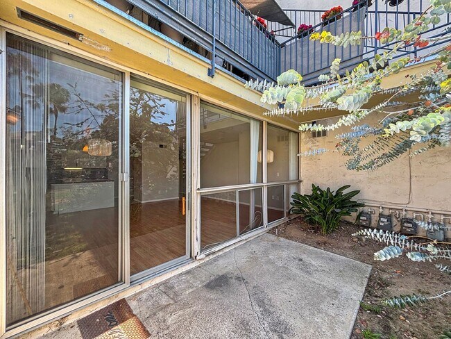 Building Photo - Charming 1BD/1BA Condo in Mission Valley W...