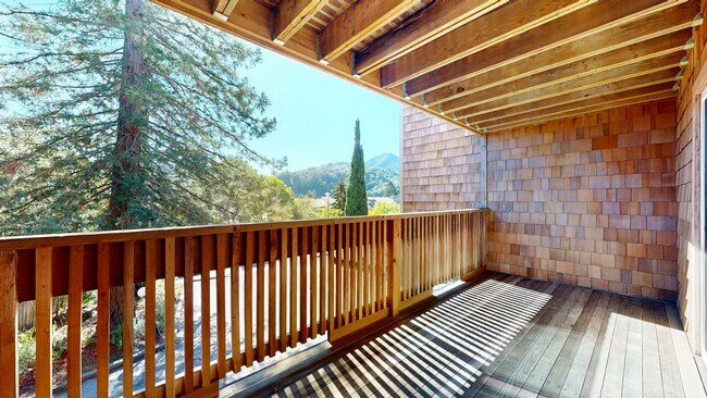 Building Photo - 50 Corte Real