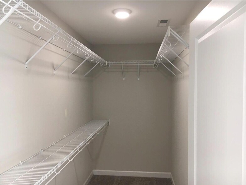 Building Photo - 1105 Courage Ct