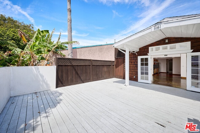 Building Photo - 1141 Cabrillo Ave