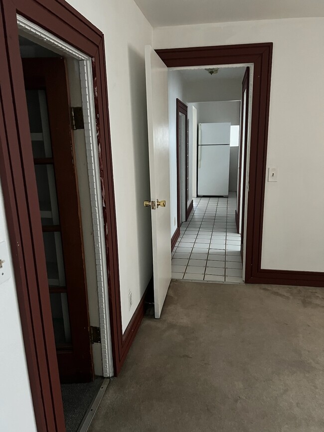 Building Photo - 2434 Riverside Pl