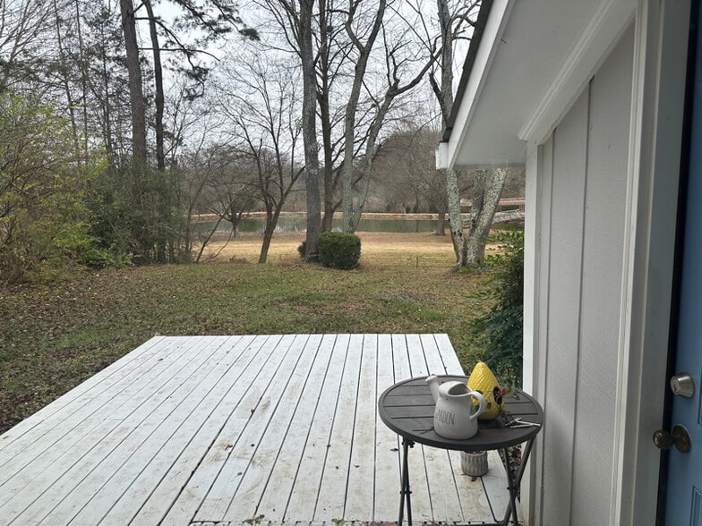 Building Photo - 1523 Robin Rd