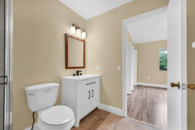 Building Photo - 4930 S University Dr