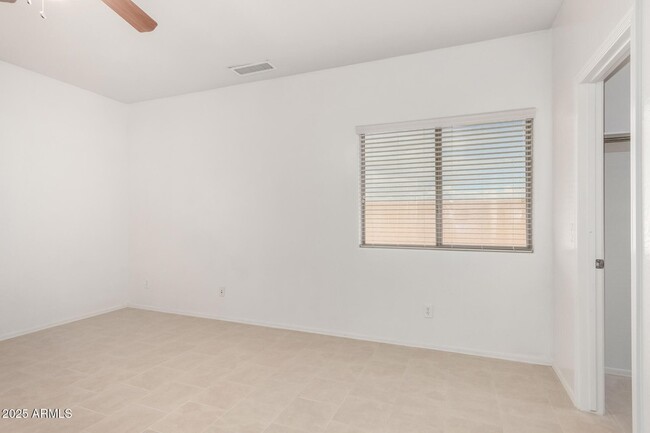 Building Photo - 26162 W Potter Dr