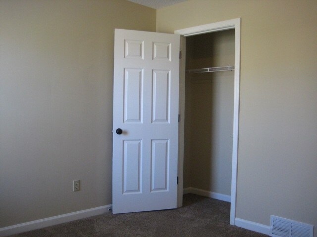 Building Photo - 1383 River Ridge Dr