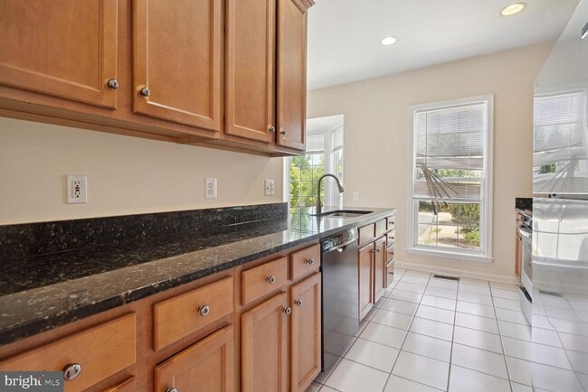 Building Photo - 6323 Dunn Ct