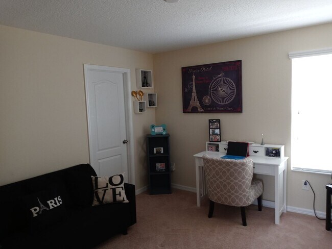 Building Photo - Beautiful 3 Bedroom 2.5  Bath Harmony Home...