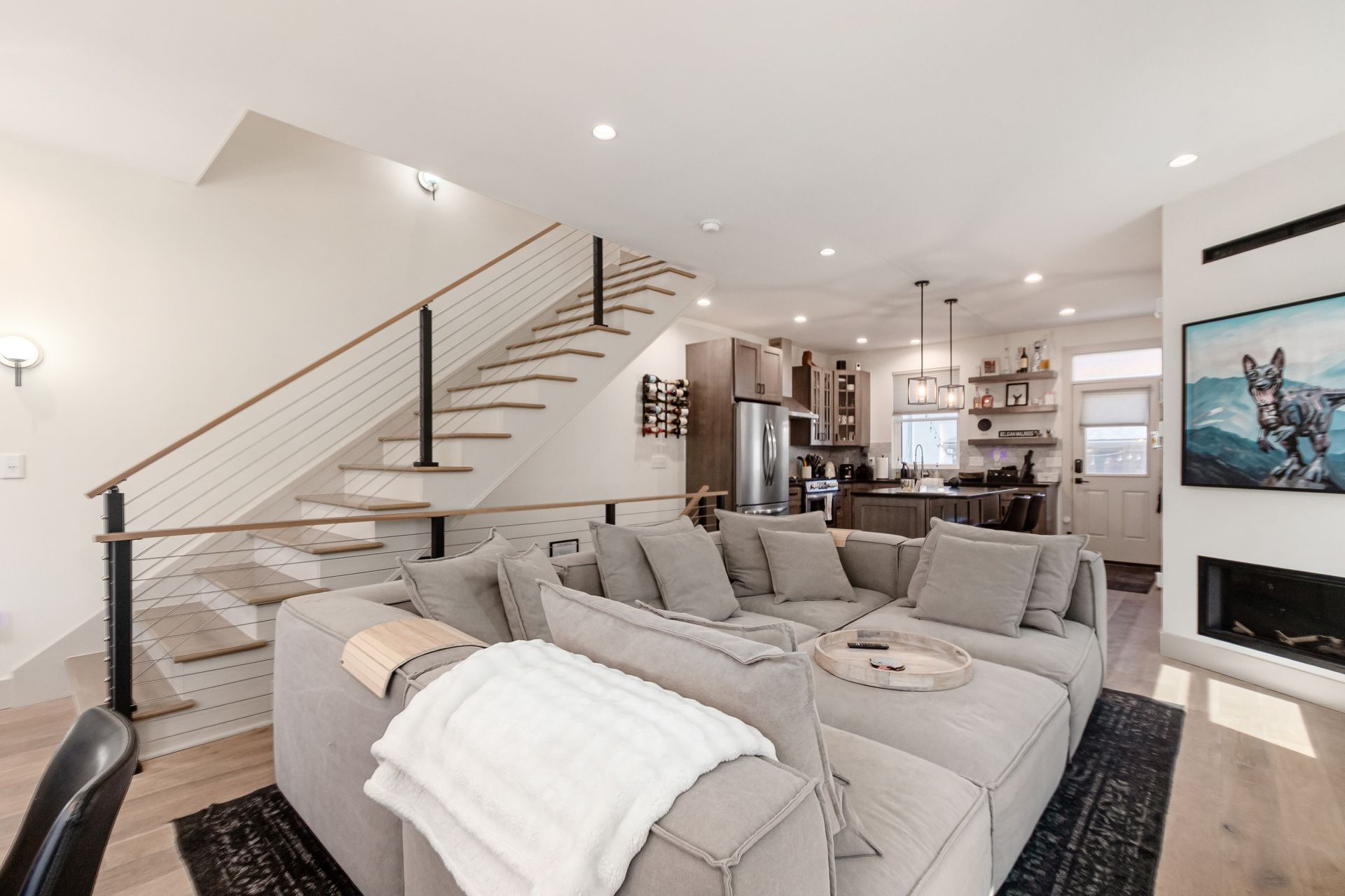 Building Photo - 1196 Hamlet St