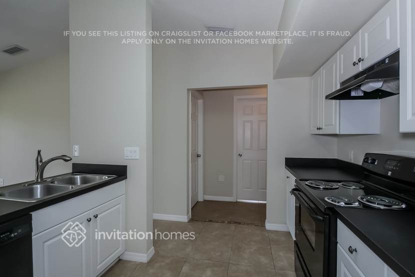 Building Photo - 8907 68th Ave E