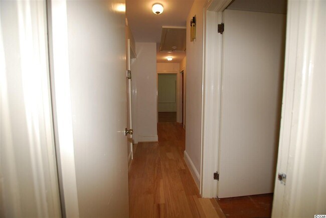 Building Photo - 402 50th Ave N