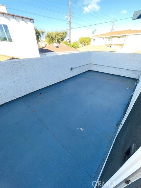 Building Photo - 2214 Grant Ave