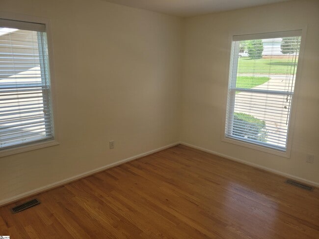 Building Photo - 100 Hunters Trail
