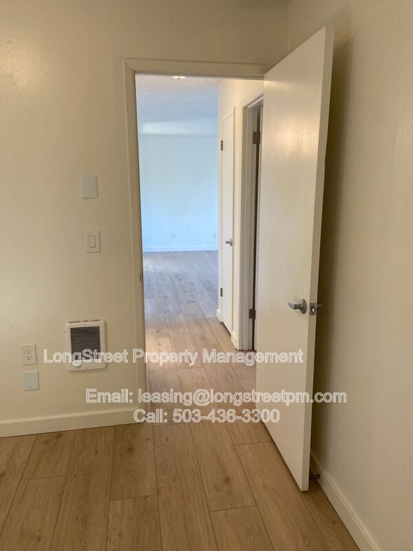 Building Photo - 11380 SW Greenburg Rd