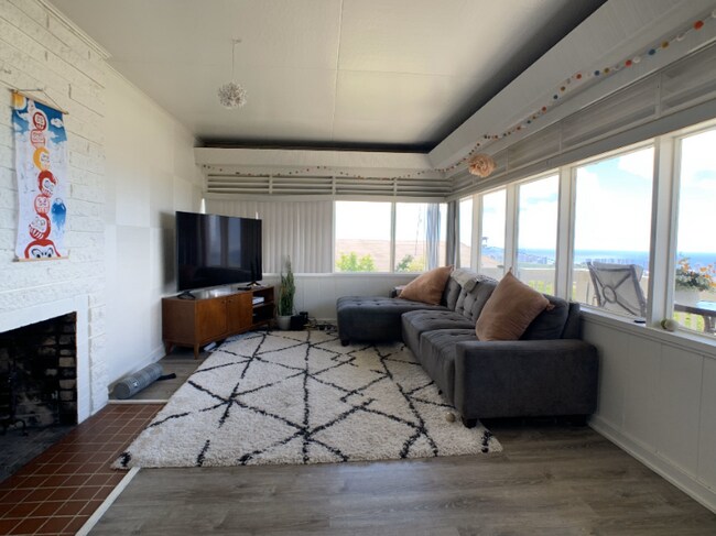 Building Photo - 1074 Lanui Pl