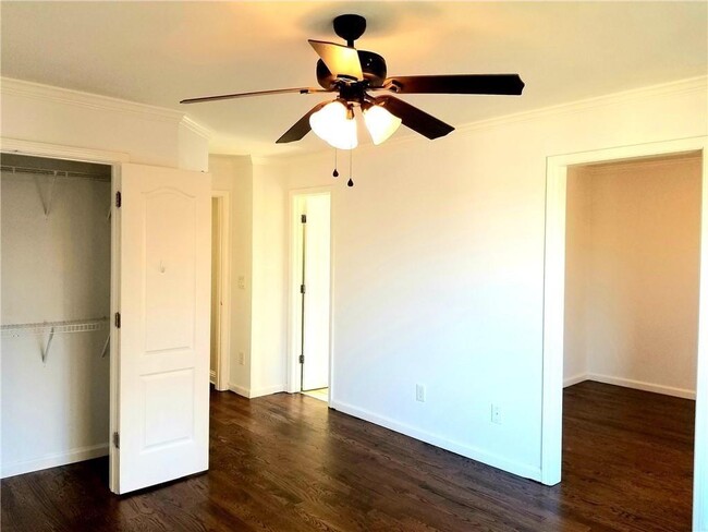 Building Photo - 3306 Chastain Ridge Dr