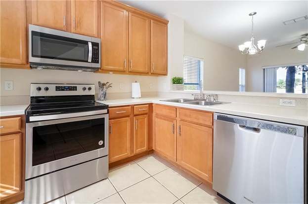 Building Photo - 10325 Manderley Way