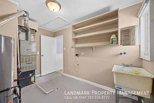 Building Photo - 336 Waldmann Dr