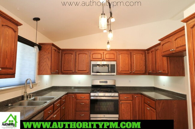 Building Photo - 1526 Imperial Dr