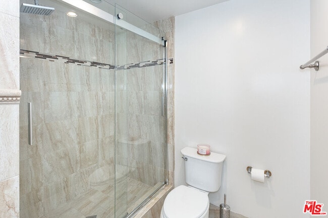 Building Photo - 1950 S Beverly Glen Blvd