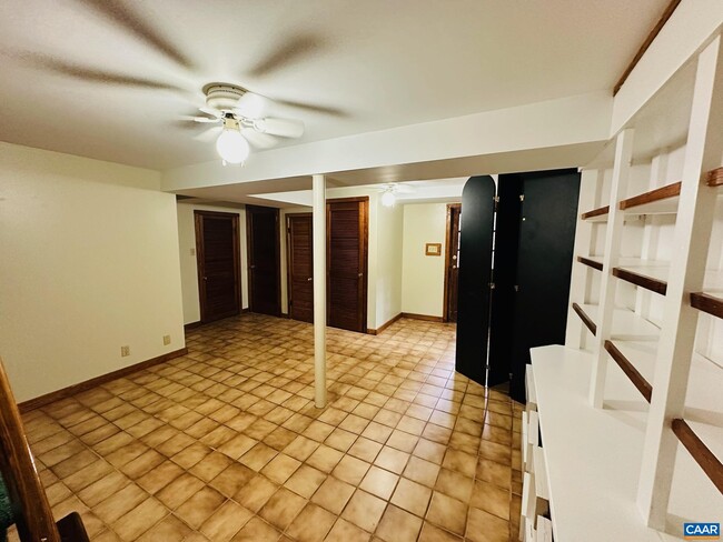 Building Photo - 1725 Yorktown Dr