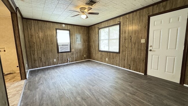 Building Photo - 1135 Fern St
