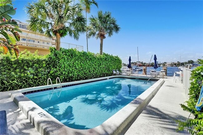 Building Photo - 101 N Birch Rd