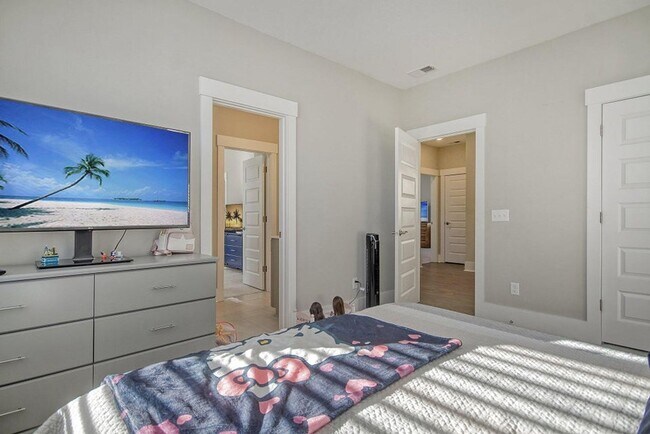 Building Photo - Refined Living in Midtown Nexton