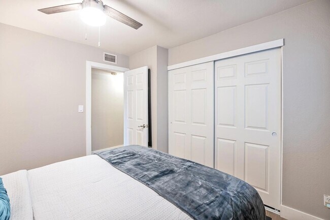 Building Photo - 5045 N 81st St