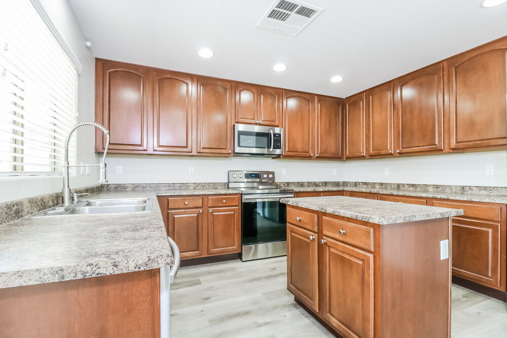 Building Photo - 7113 W Winslow Ave