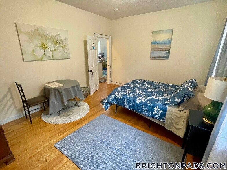 Building Photo - 40 Litchfield St
