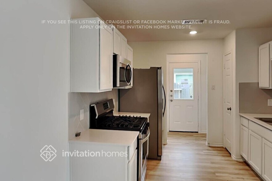 Building Photo - 18727 Faustina Way