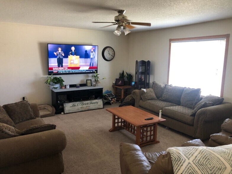 Building Photo - 2109 2nd Ave SE