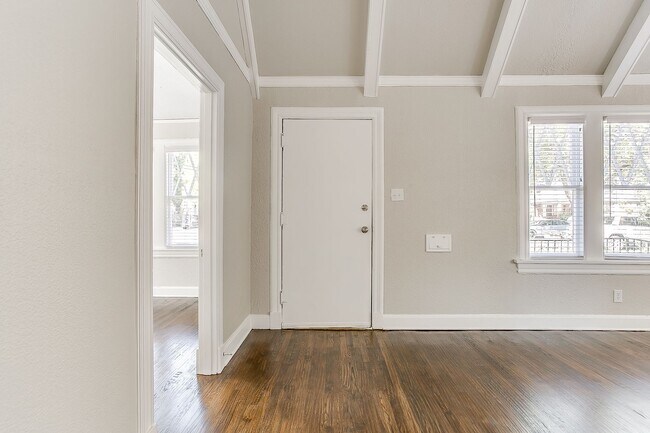 Building Photo - 3257 Greene Ave