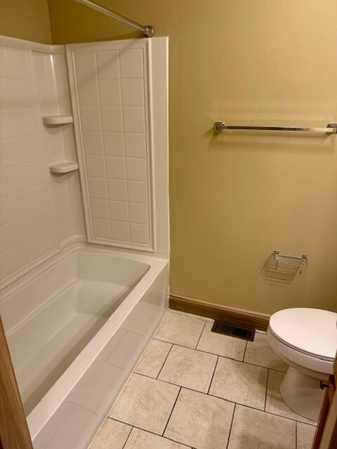 Building Photo - 1616 Spring Valley Dr