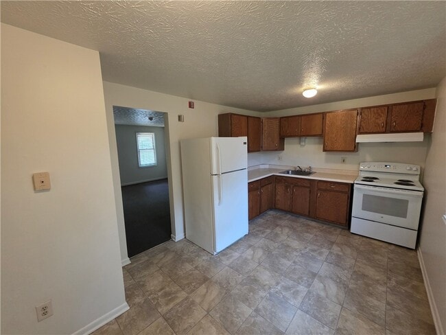 Building Photo - 165 Atkinson St