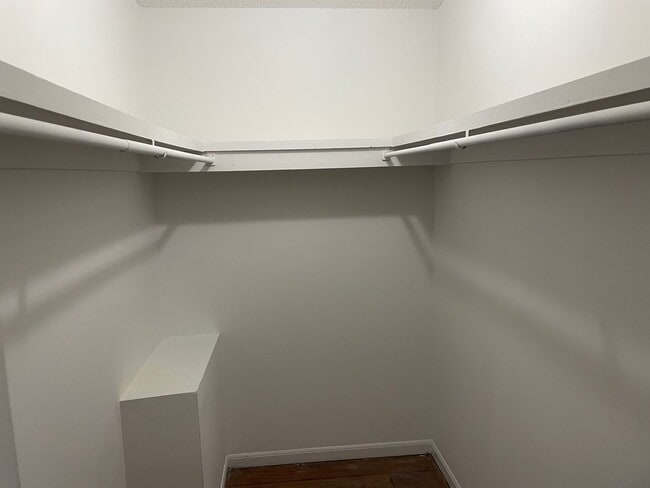 Building Photo - For Rent