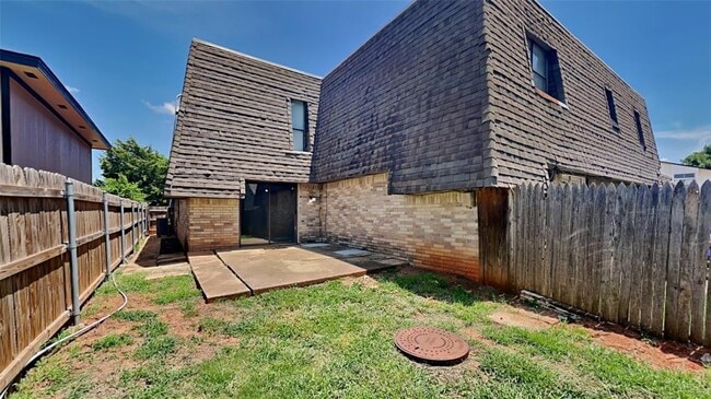 Building Photo - 7203 Edenborough Dr