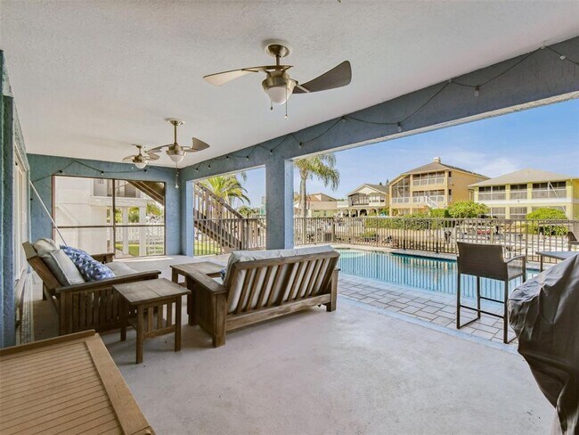 Building Photo - 6241 Bayside Dr