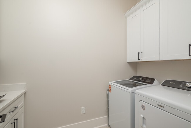 Building Photo - 55 Greystone Ct