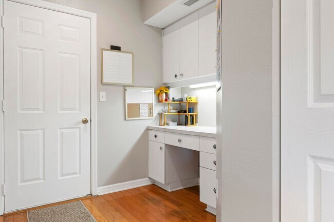 Building Photo - ** STUNNING 4 BEDROOM 2 FULL BATH/ 2 HALF BATH HOME WITH A PRIVATE POOL LOCATED JUST MINUTES FROM...