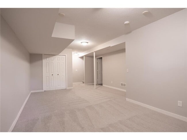 Building Photo - 3555 N Queen Ave