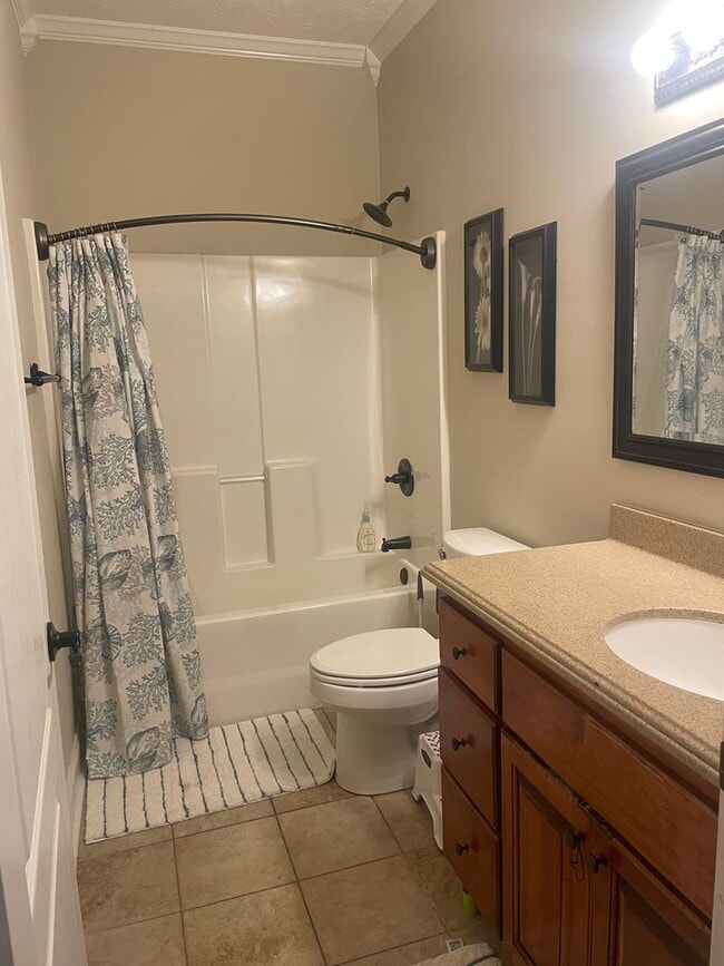 Building Photo - 670 Uniola Dr