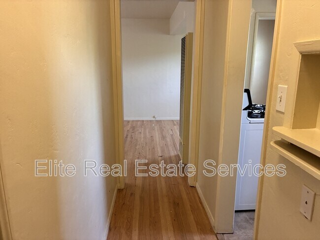 Building Photo - 347 5th Ave