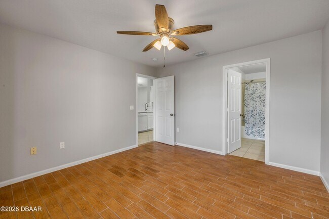Building Photo - 940 Village Trail