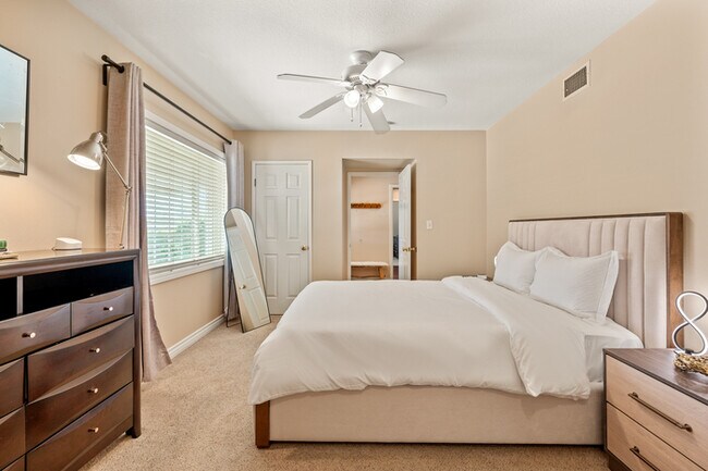 Building Photo - Chic Family house in West Covina