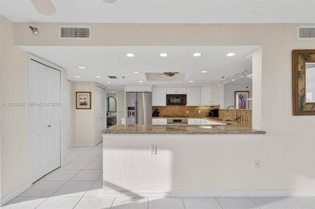 Building Photo - 4000 N Hwy A1A