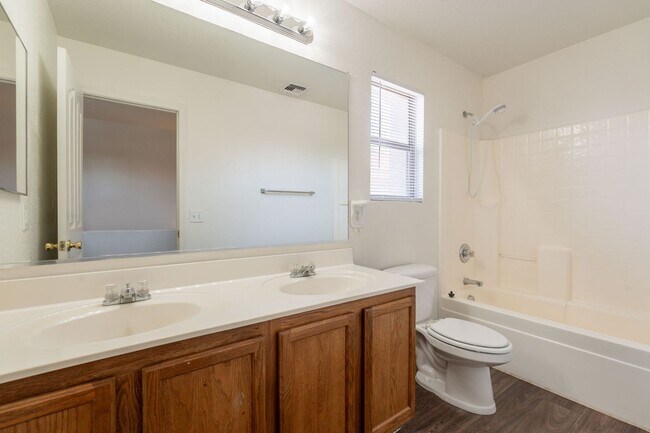 Building Photo - Great Location, 4 Bedrooms in Peoria!