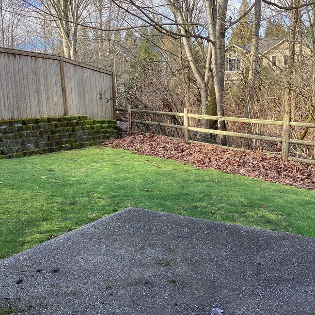 Building Photo - Modern Comfort & Timeless Style in the Heart of Lynnwood