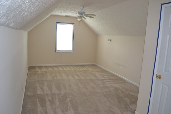 Building Photo - Beautiful 4 Bedroom Home in Hope Mills